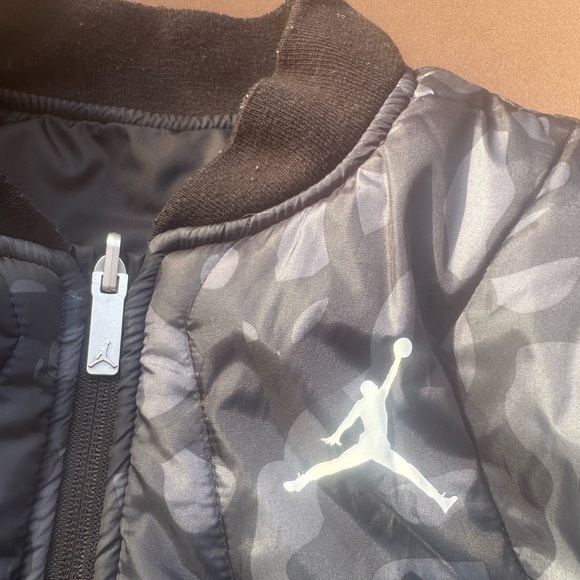 Jordan reversible jacket Boys 13-15 years 
Pit to pit: 20”
Length: 25” - Picture 9 of 13